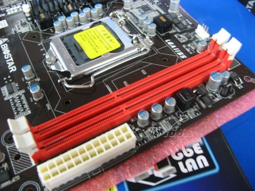 电脑硬件购买决策场景