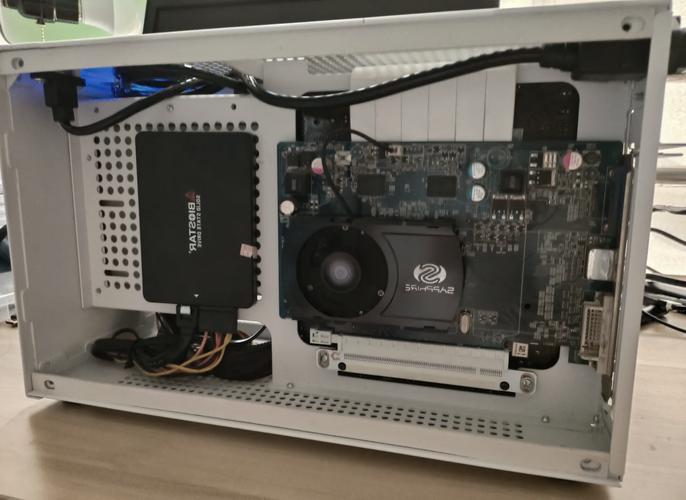 主板CPU插槽细节