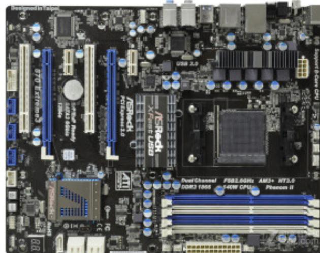 主板PCI-E插槽与扩展接口细节