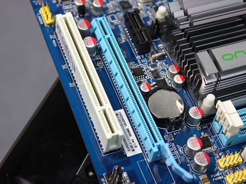 主板散热器与风扇设计