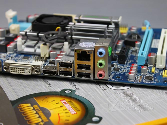 主板电路板与散热片设计