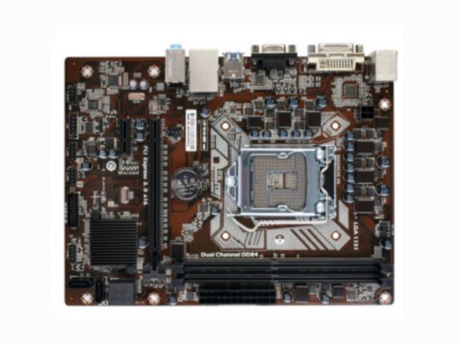 CPU 插槽与内存插槽特写