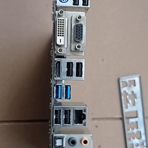 主板电路板细节特写