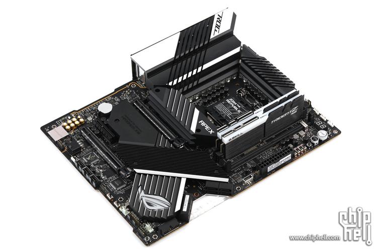 主板散热系统与 RGB 灯效