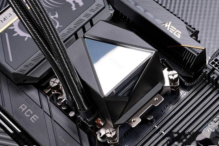 主板散热器与VRM细节