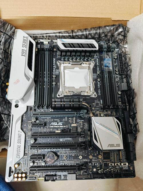 紧凑型工作站主板细节特写