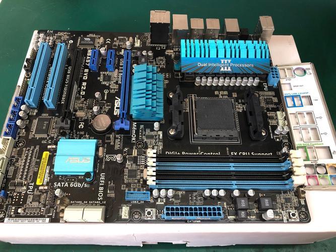 主板 PCI-E 扩展插槽规格