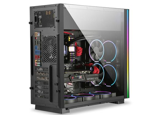 电脑机箱内部风扇与散热器