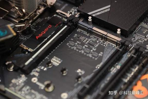 主板散热片与供电设计