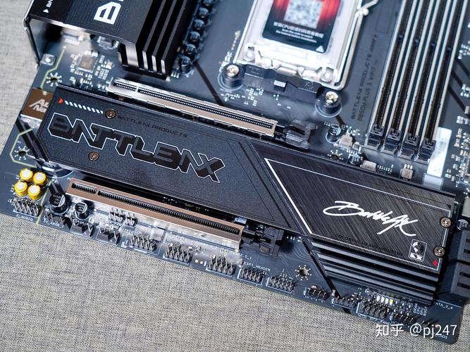 主板供电与散热特写