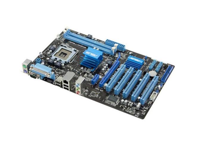 主板散热片与电容布局