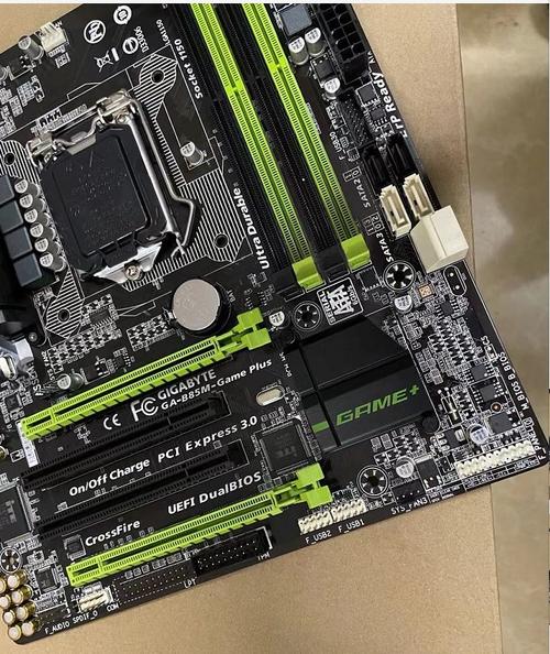 主板内存与扩展槽规格展示