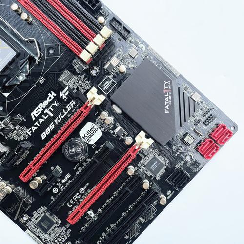 机箱内主板安装