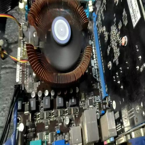 主板芯片组和 CPU 插槽细节