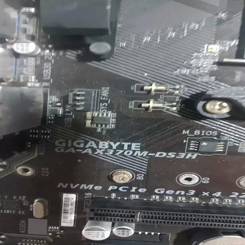 主板购买与组装场景