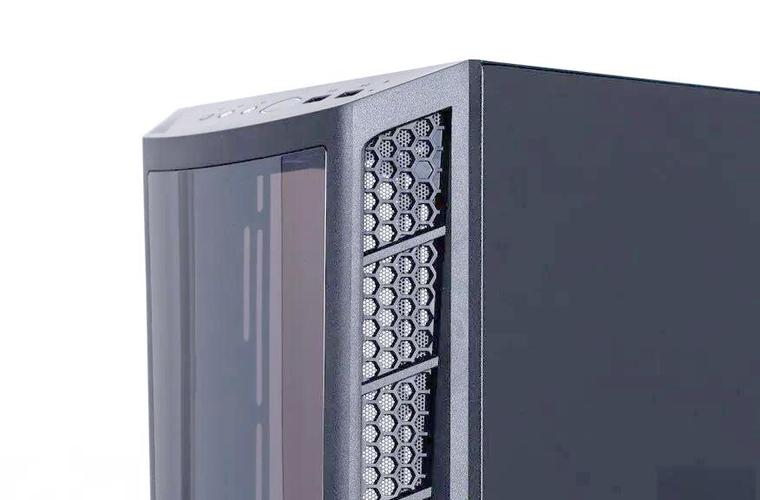 机箱内部结构展示