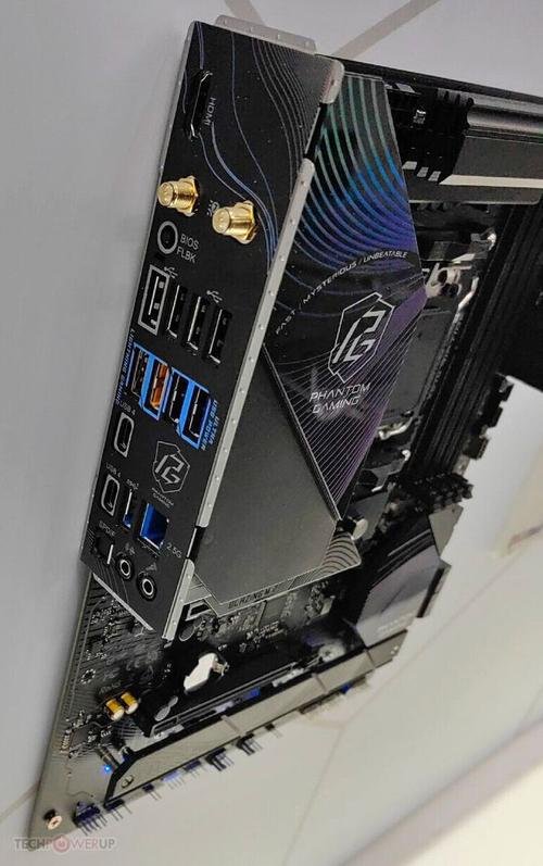 高负载下主板性能表现