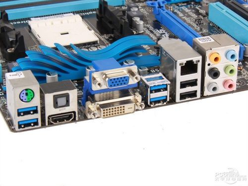 DDR3内存与SATA接口布局