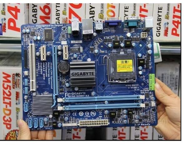 技嘉主板购买与安装场景