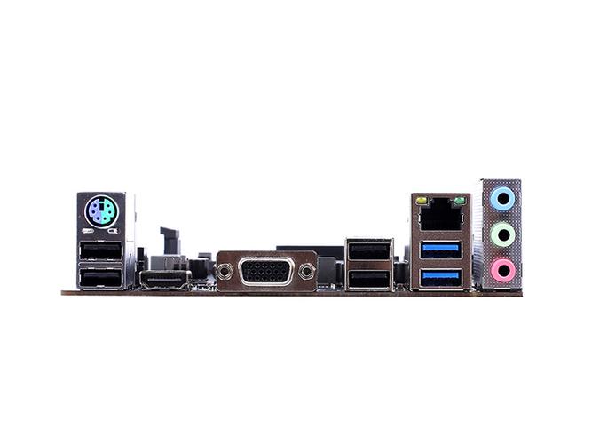 LGA 1200 CPU 插槽与内存槽位