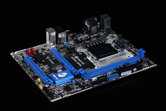 B250主板核心芯片与接口布局