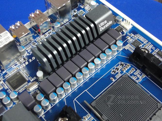 技嘉990XA-UD3(rev.1.x)深度评测：经典AMD 990X平台可靠选择