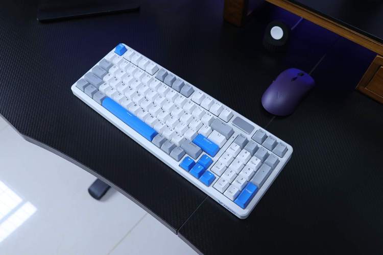 紧凑键盘布局特写