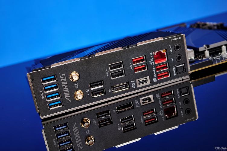 主板在机箱内的安装效果