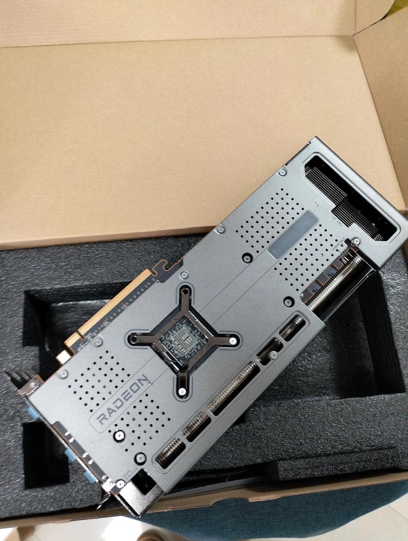 CPU插槽与内存规格特写