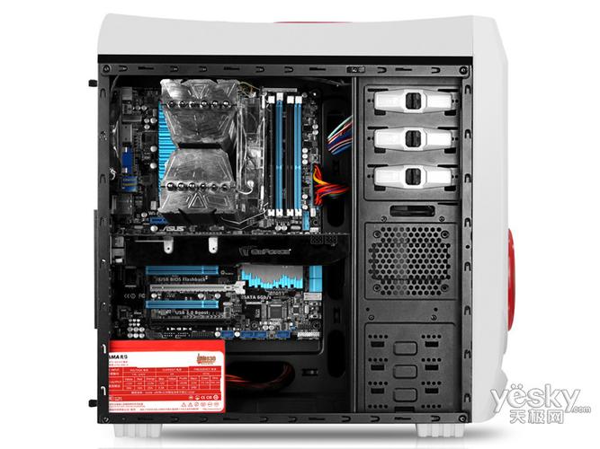 机箱背部理线空间展示