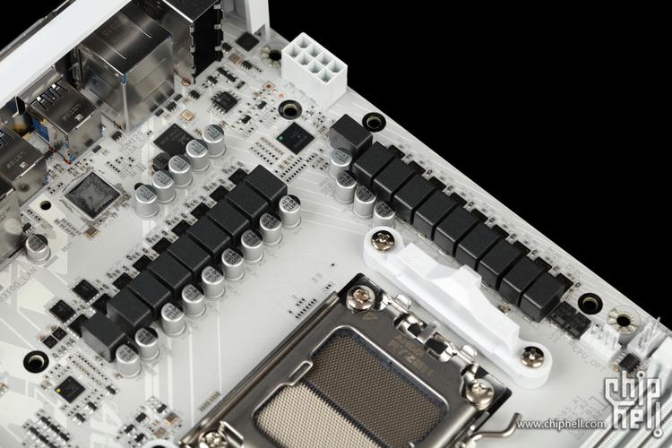 主板 VRM 散热设计