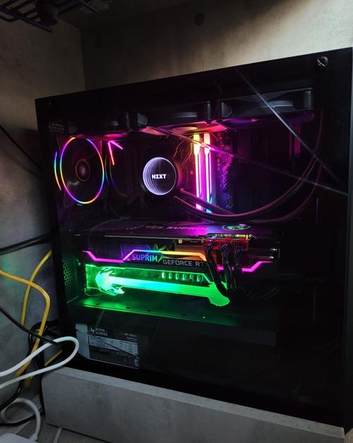 昱联16GB DDR4 4000 RGB vs 威刚XPG-Z1威龙8GB DDR4 2666 深度对比