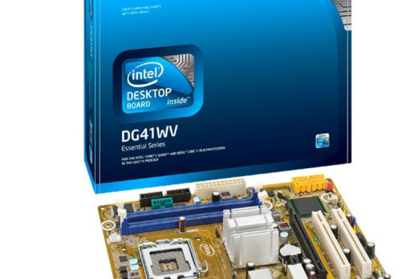 Intel 主板核心芯片组和 CPU 插槽特写