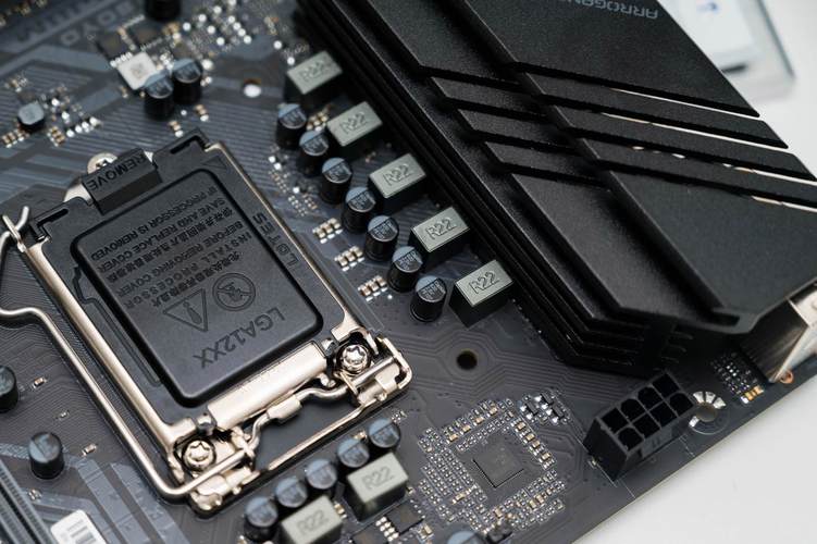 主板芯片组及插槽细节