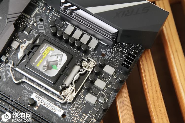 华硕H370 Mining Master 电源与散热设计