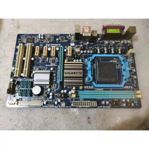 电脑主板电路板近景