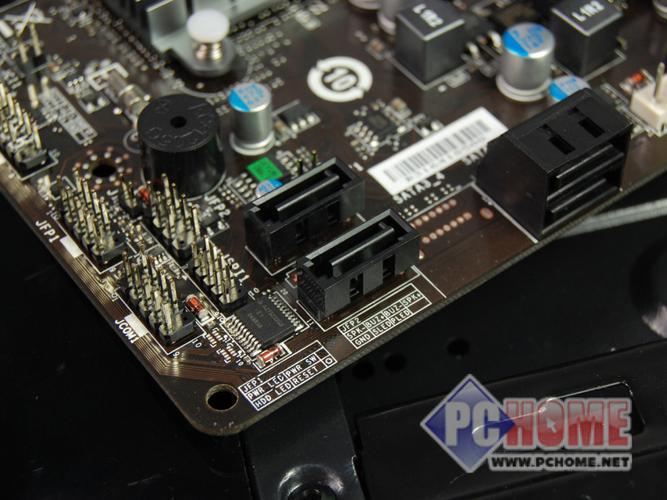 LGA 1155 CPU 插槽与内存槽