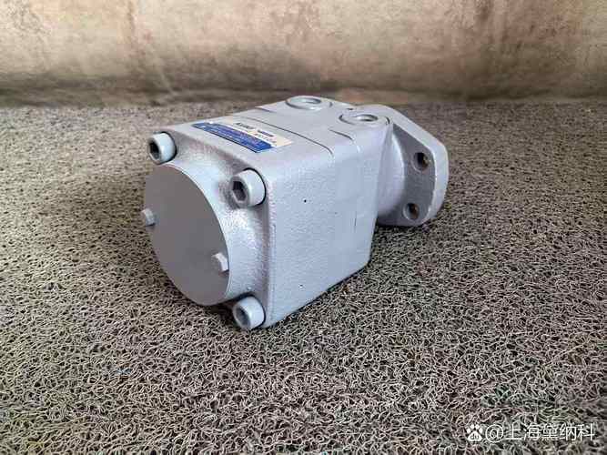 主板散热器与 VRM 细节