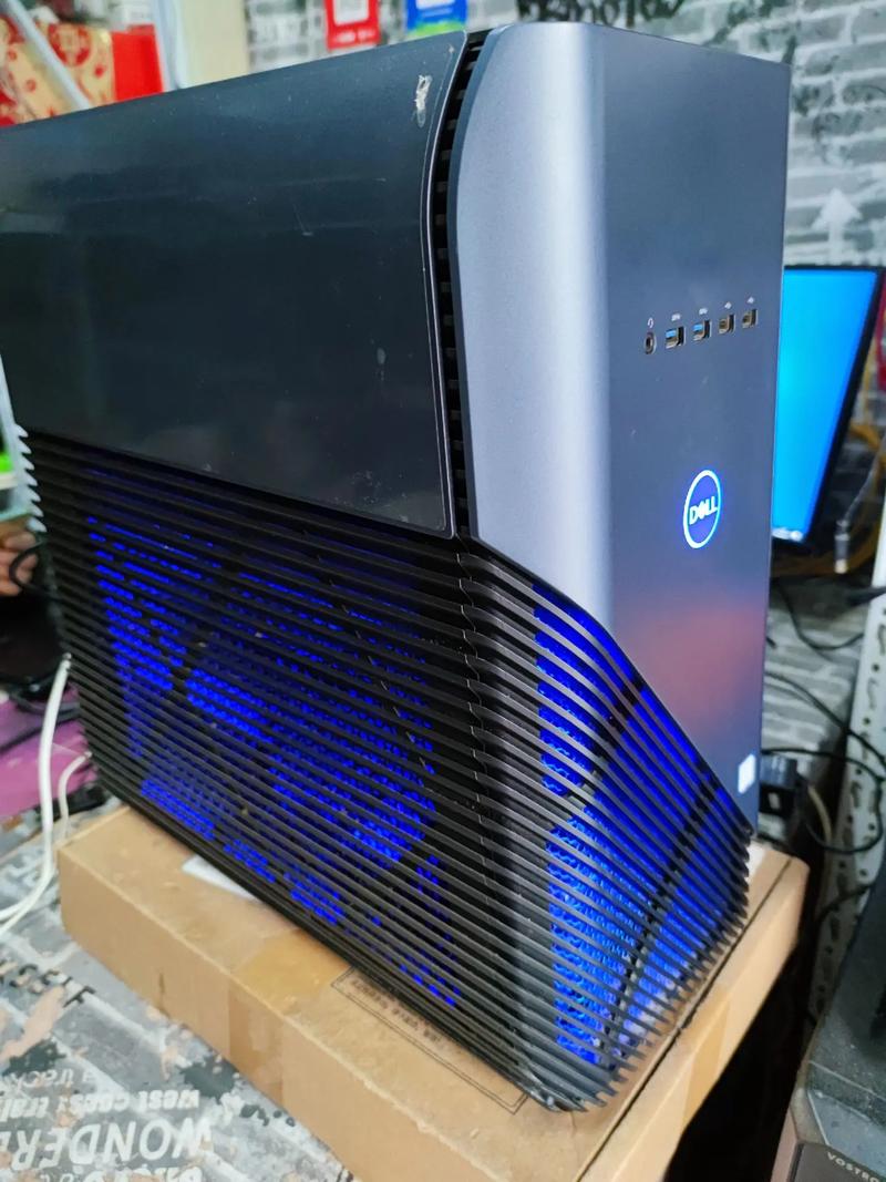 机箱内部整洁布线，展示理线效果