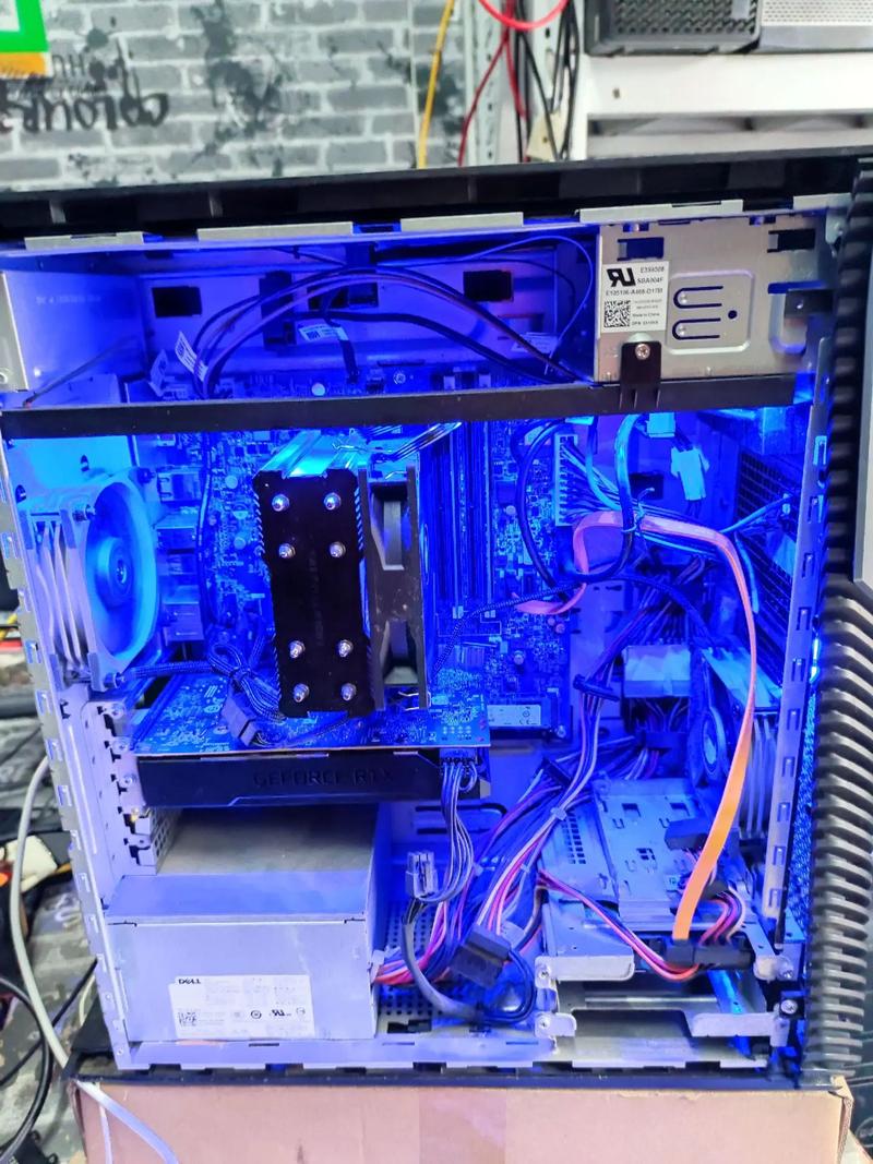 电脑机箱风扇安装，展示散热风道