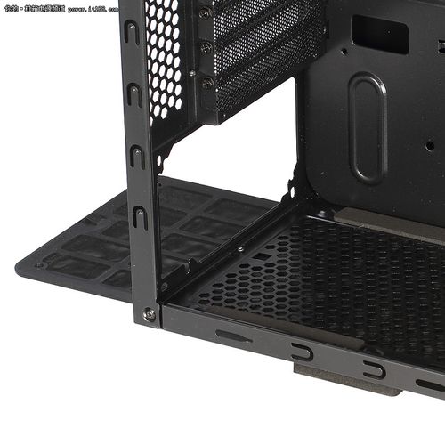 背部理线空间示意图