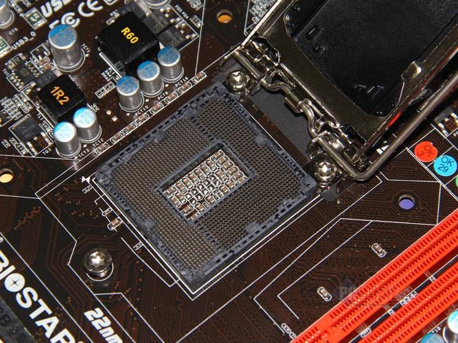 Micro ATX主板整体布局