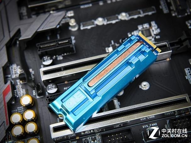 Computer cooling system with heat pipes