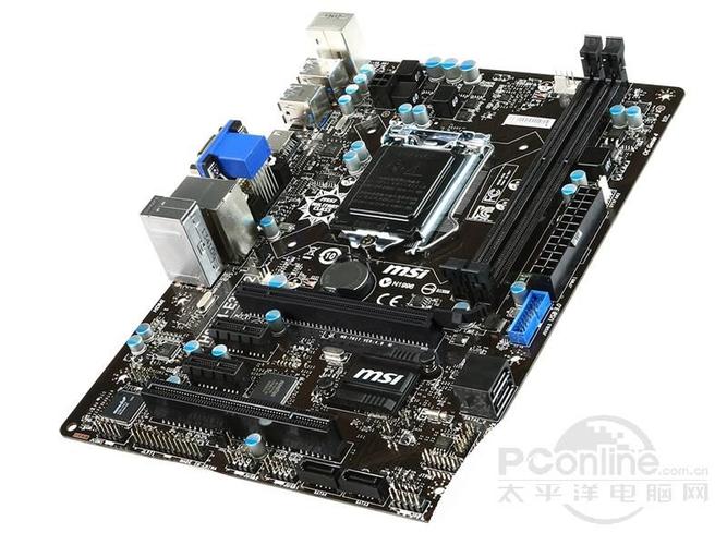 Micro ATX 主板电路板细节