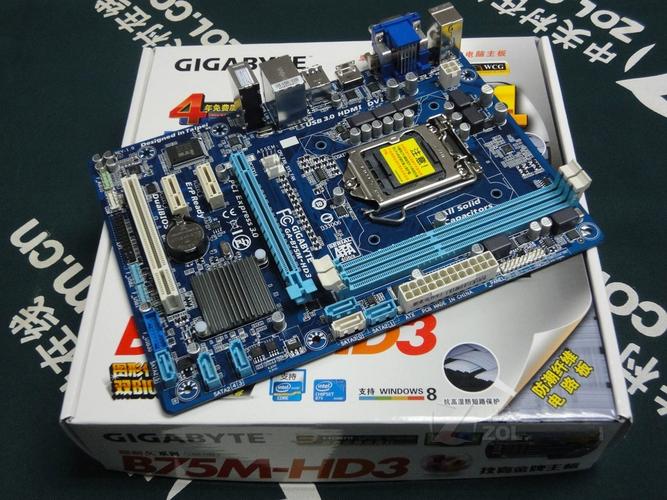 主板供电与散热片细节