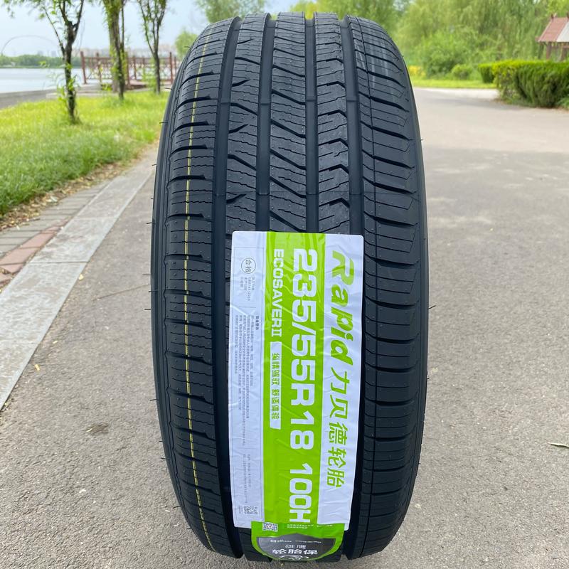 购物车中的电脑硬件，强调购买决策