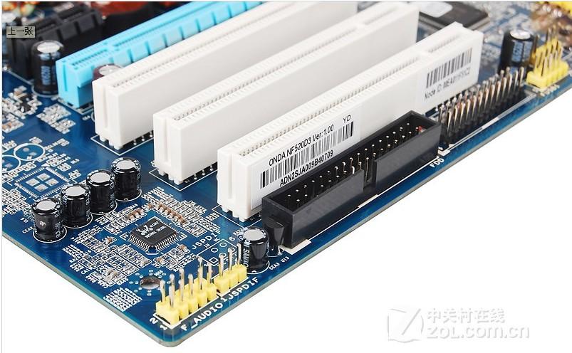 主板芯片组和 CPU 插槽特写