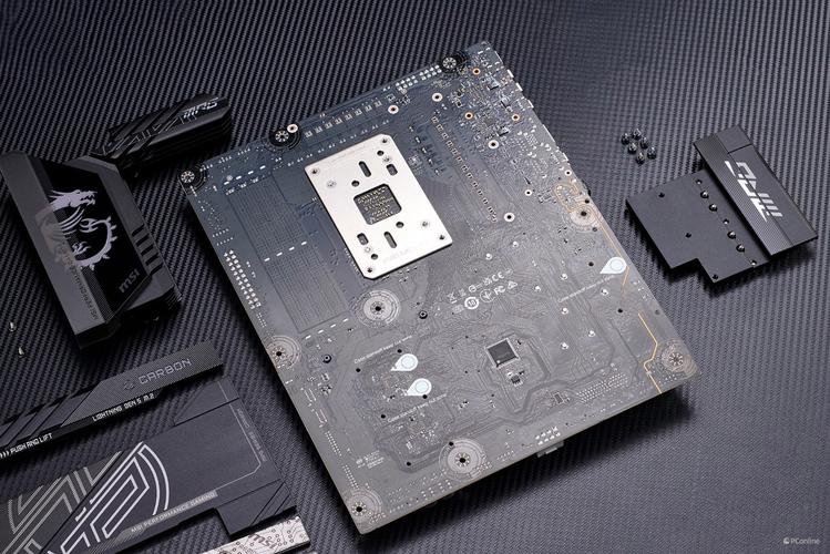 MSI微星MPG X670E CARBON WIFI vs 华硕ROG STRIX Z790-E GAMING WIFI II 深度对比