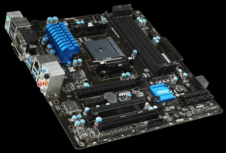 主板安装于机箱内部