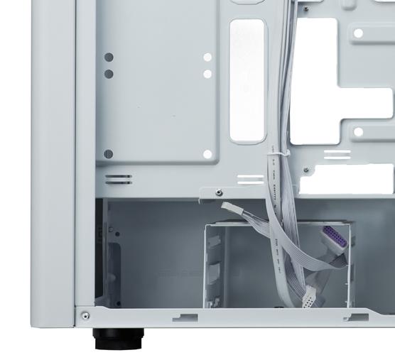 机箱内部主板和扩展槽布局